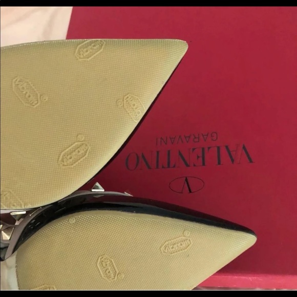 Valentino rockstud pumps! - Picture 3 of 6